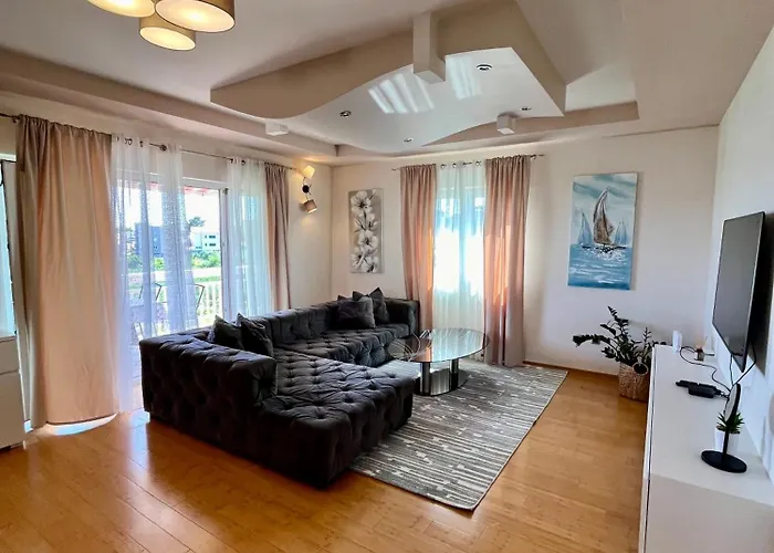 Апартаменти Lupe